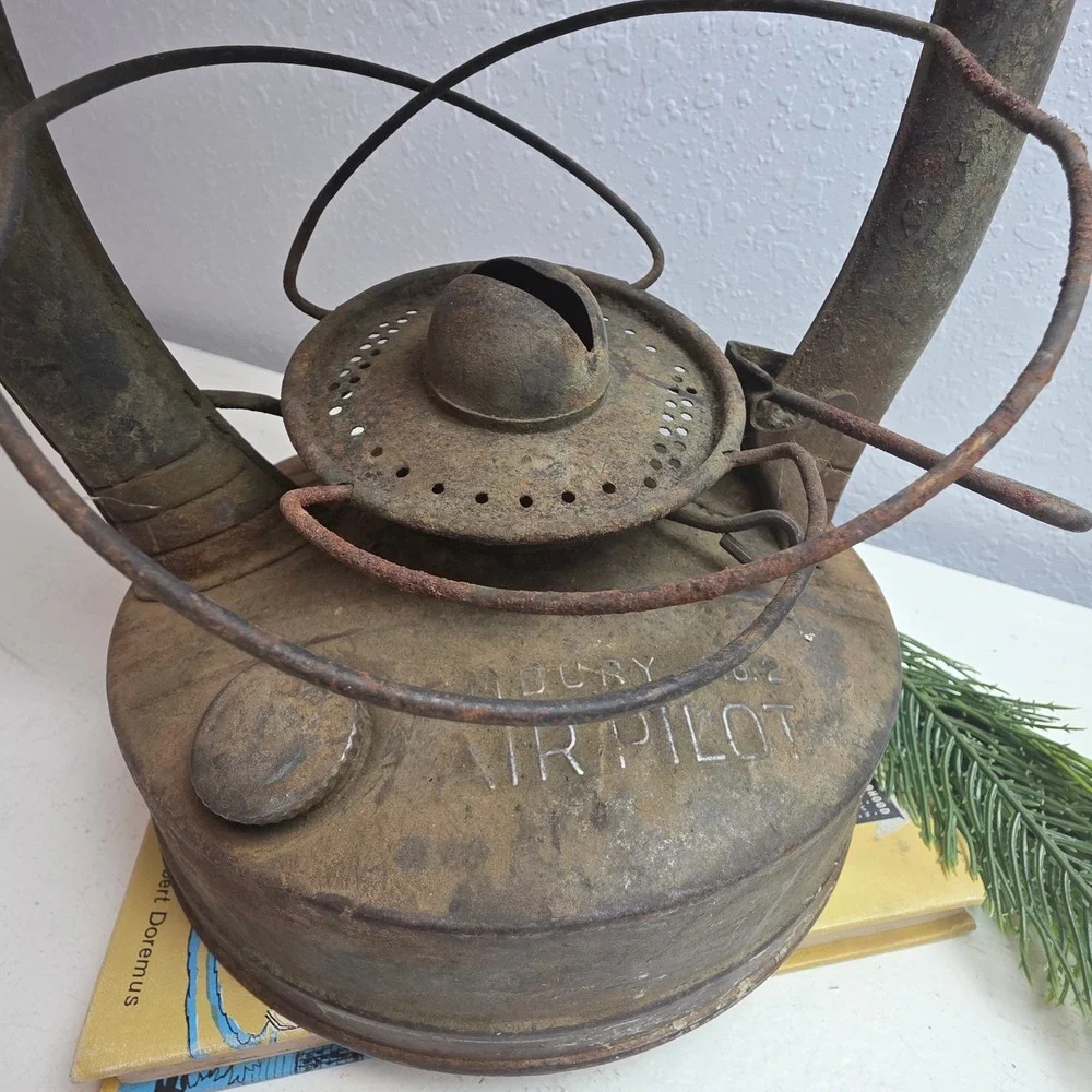 Vintage Embury No. 2 Air Pilot Lantern Rustic Star Base NO GLASS‎